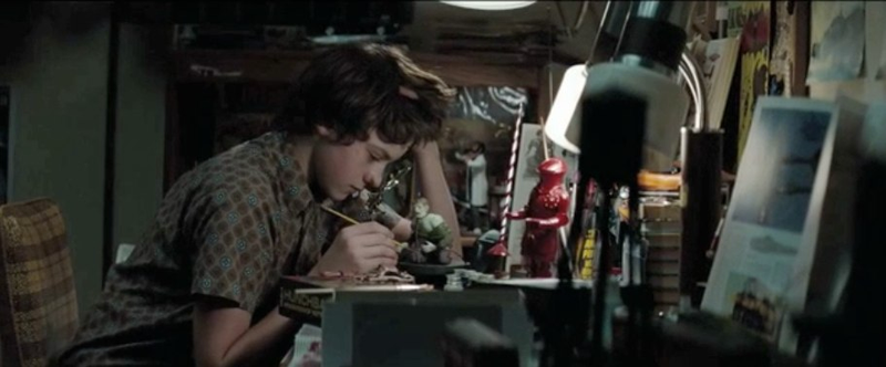 Illustration for article titled 61 Super 8 screengrabs unlock the clues in J.J. Abrams' new trailer